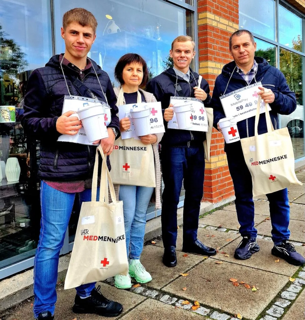 Landsindsamling 2025 11 Ukrainske flygtninge fra v. Vladyslav, Nataliia, Dmytro og Vasyl Landsindsamling 2025 11 Ukrainske flygtninge fra v. Vladyslav, Nataliia, Dmytro og Vasyl